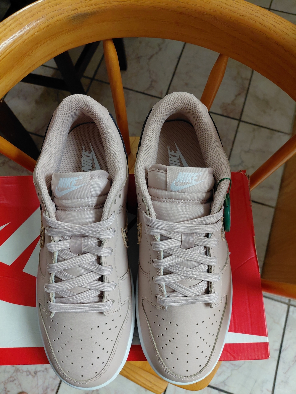 Brand New Women’s Nike Dunk Sneakers With Leopard Print Swoosh! - Picture 3 of 7